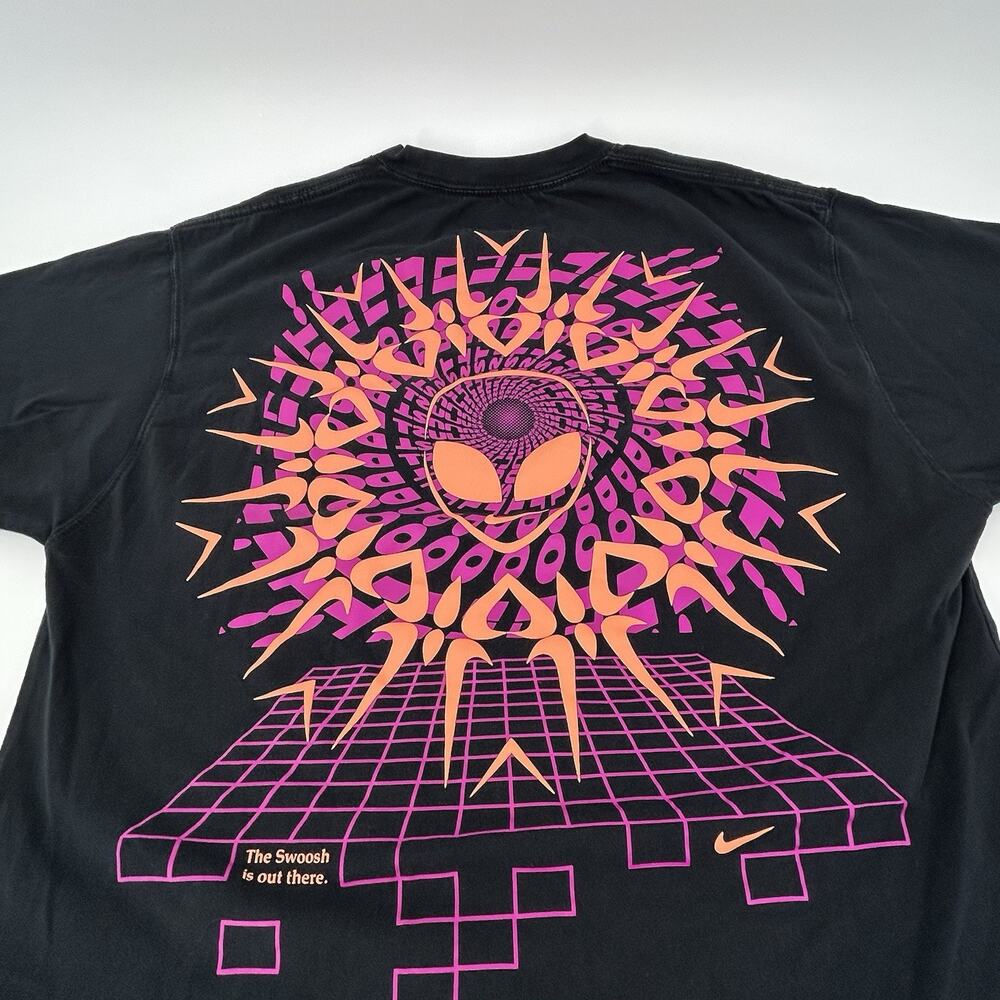 Nike Alien Festival Glow T-Shirt Men's Size Small Black Purple Orange Neon